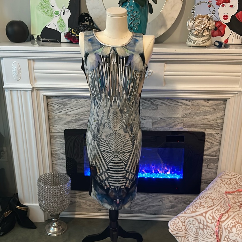 Sandro Ferrone size 42 body con geometrical design with zippered black back.